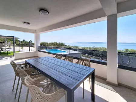 Ria with heated pool, Maison 9 personnes à Trogir - Photo 2