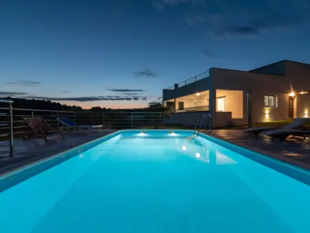 Ria with heated pool, Maison 9 personnes à Trogir - Photo 14