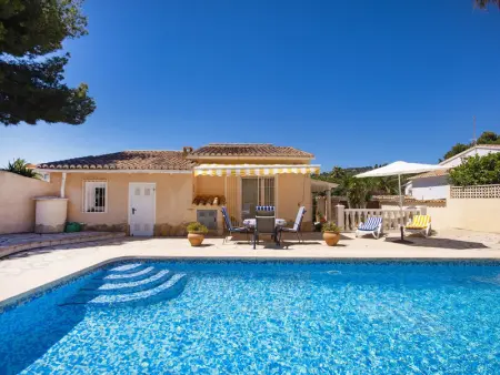 Villa à Benissa, Villa confortable avec piscine privée à 3 km de la plage, idéale pour familles et animaux à Benissa - L1074581