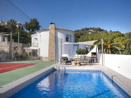 Villa à Benissa, **Villa Moderne avec Piscine Privée, près de la Plage à Benissa** - L1074587