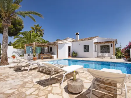 Villa à Moraira, Villa intime à Moraira avec piscine privée et climatisation, proche plage et loisirs - L1074591