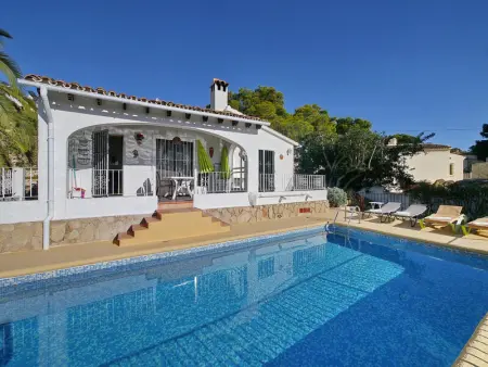 Villa à Moraira, Villa confortable à Moraira avec piscine privée, Wi-Fi, animaux admis, parking, climatisation - L1074598