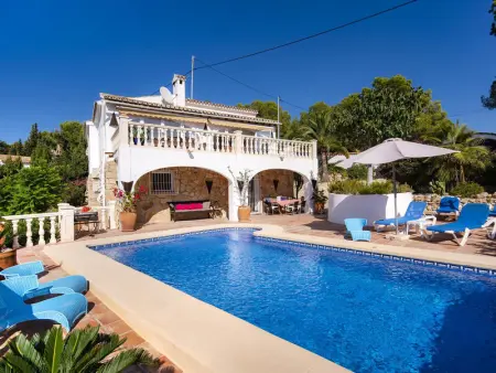 Villa à Benissa, Villa confortable avec piscine privée à 50m de la plage, climatisation et WiFi - L1074608