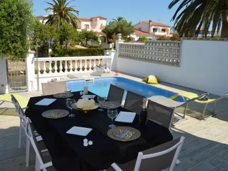 Maison à Empuriabrava, Maison familiale avec piscine chauffée et amarre, 8 pers. à Empuriabrava - L1074615