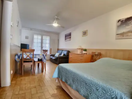 Appartement 6 pers, jardinet privatif, WiFi, Appartement 6 personnes à Saintes Maries de la Mer - Photo 1