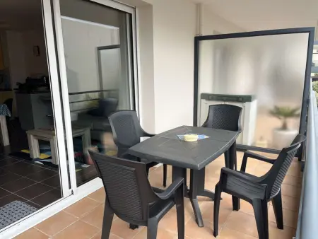 Appartement à Étel, Étel : Appart. 2P avec Terrasse Sud, Parking & Petit Chien Bienvenu - L1074739