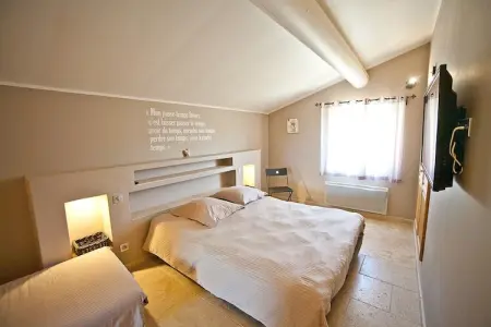 La Petite Colline, Villa au Lubéron avec piscine salée - Photo 2