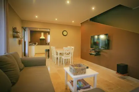 La Petite Colline, Villa au Lubéron avec piscine salée - Photo 12