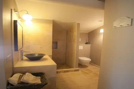 La Petite Colline, Villa au Lubéron avec piscine salée - Photo 18