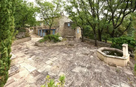 Location Maison 6 personnes à Goult - Photo 1