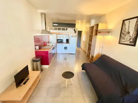 Appartement à La Grande Motte, Studio spacieux en centre-ville avec piscine - L1075245