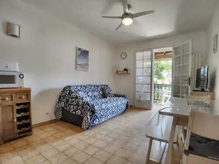 Appartement calme pour 4, avec terrasse et WIFI, Saintes-Maries-de-la-Mer - Photo 2