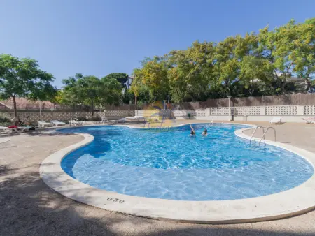 Appartement à Salou, Appartement lumineux avec piscine à Salou, 2 chambres, climatisation, proche plage et commerces - L1075311