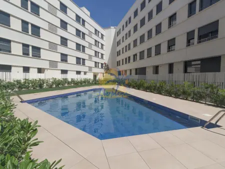 Appartement à Cambrils, Bel appart. 4 pers. avec A/C, terrasse, piscine à Cambrils près de la plage - L1075317