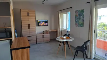 Appartement à Pereybere, Grand Baie, Appartement confortable avec piscine à Pereybere, 44 m² - L1075325