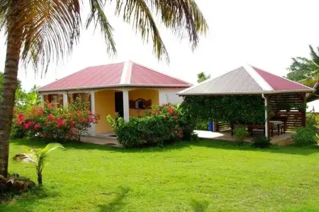 Maison à Sainte Anne, Charmante maison à Sainte-Anne avec jardin - L1075402