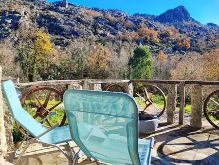 Maison rustique à Castro Laboreiro avec jacuzzi et nature environnante - Photo 3