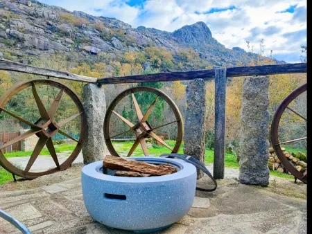 Maison rustique à Castro Laboreiro avec jacuzzi et nature environnante - Photo 5