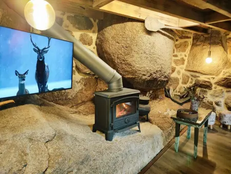 Maison rustique à Castro Laboreiro avec jacuzzi et nature environnante - Photo 10