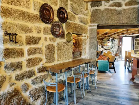 Maison rustique à Castro Laboreiro avec jacuzzi et nature environnante - Photo 17