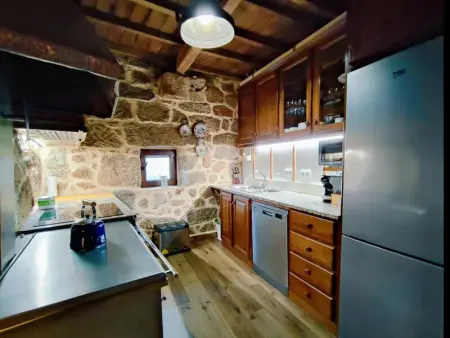 Maison rustique à Castro Laboreiro avec jacuzzi et nature environnante - Photo 18