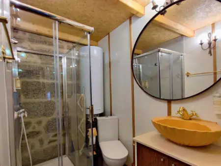 Maison rustique à Castro Laboreiro avec jacuzzi et nature environnante - Photo 22