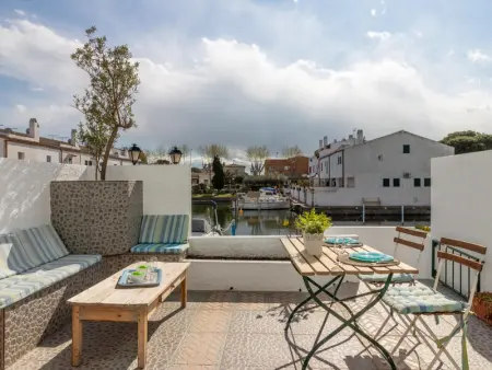 Villa à Empuriabrava, Maison de pêcheur avec amarre et climatisation à Empuriabrava - L1075659