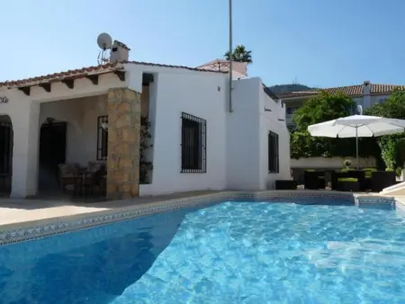 Villa intime à Albir avec piscine privée, proche plage, commerces et activités sportives - Photo 1