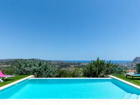 Villa à Calp, Villa confortable 4 chambres avec piscine privée, climatisation et WiFi à Calpe - L1075719