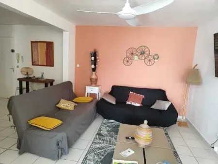 Appartement à Le Gosier, Appartement moderne à Le Gosier avec terrasse 80 m² - L1075732