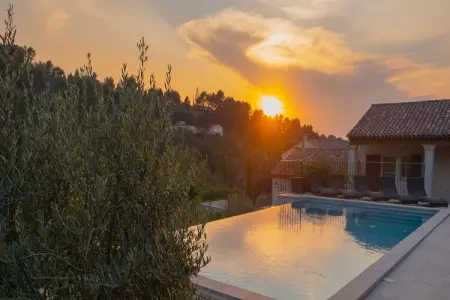 La Colline de Rêve plus 4 gîtes, Villa en Provence avec Piscine Infinie - Photo 48
