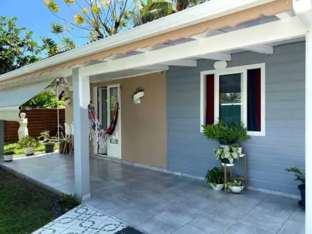 Bungalow à Sainte Rose, Bungalow confortable à Sainte-Rose avec jardin privé - L1075914