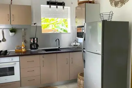 Bungalow confortable à Sainte-Rose avec jardin privé - Photo 2