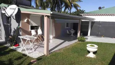 Bungalow confortable à Sainte-Rose avec jardin privé - Photo 8