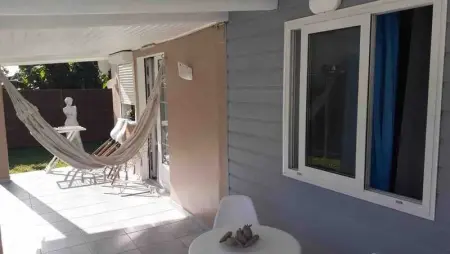 Bungalow confortable à Sainte-Rose avec jardin privé - Photo 10