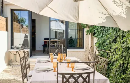 Location Maison 6 personnes à Fontvieille - Photo 1