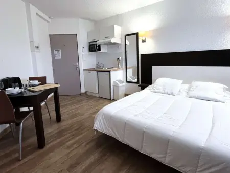 Appartement à Saint Florent, Studio confortable à Saint-Florent avec vue piscine - L1076144
