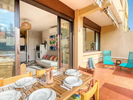 Appartement à Bormes les Mimosas, T3 Climatisé avec Parking, Proche Plage - L1076149