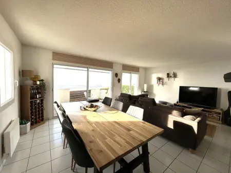 Appartement à Ploemeur, Bel appartement pour 4 pers. avec vue mer à Ploemeur, parking inclus - L1076392