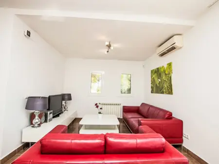 Villa Gaudí, spacieuse avec sa piscine et son jacuzzi - Photo 15