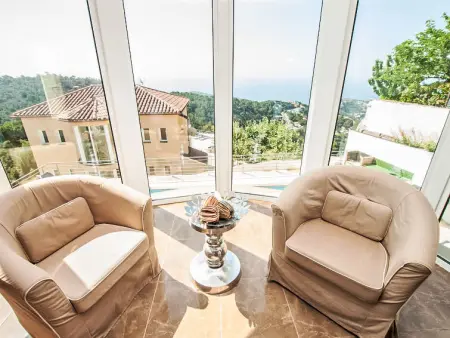 Villa Gaudí, spacieuse avec sa piscine et son jacuzzi - Photo 18