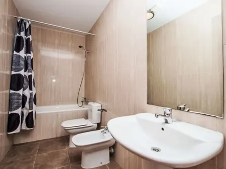 Villa Gaudí, spacieuse avec sa piscine et son jacuzzi - Photo 37