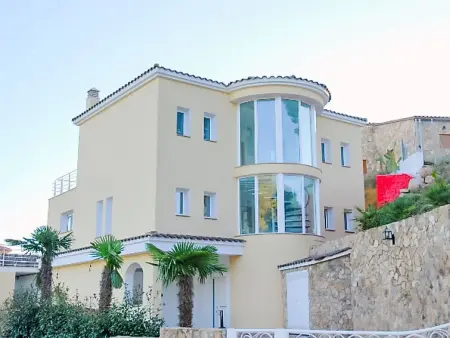 Villa Gaudí, spacieuse avec sa piscine et son jacuzzi - Photo 41