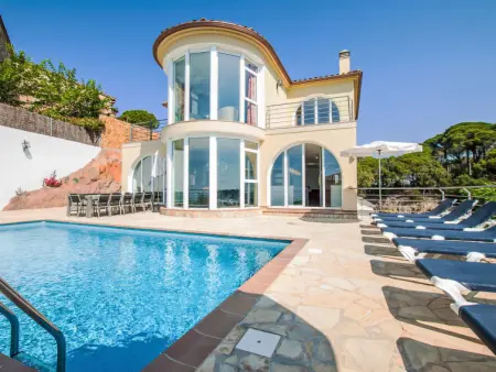 Villa Gaudí, spacieuse avec sa piscine et son jacuzzi - Photo 44