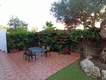 Villa proche plage avec piscine et terrasse, idéale pour famille - Photo 4