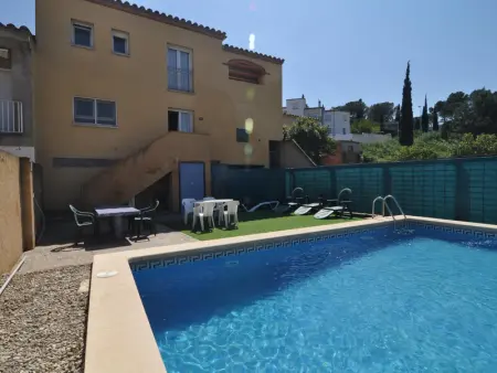 Villa à L'Escala, Grande Maison avec Piscine Privée, WiFi et Barbecue à 15min de la Plage - L1076997