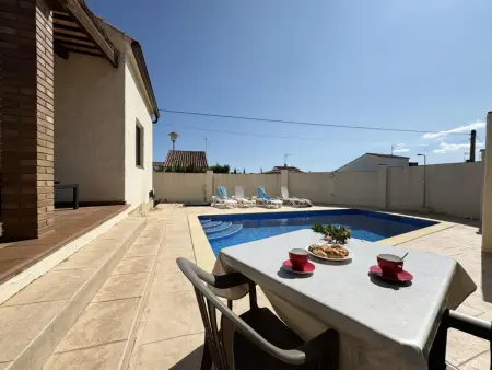 Villa à L'Escala, Maison familiale avec piscine privée et terrasse à L'Escala - L1077034