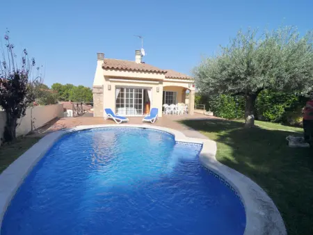 Villa à L'Escala, Maison spacieuse avec jardin et piscine privée à L'Escala - L1077041