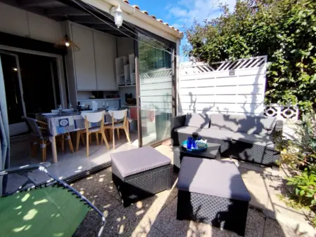 Villa à Fleury Saint Pierre la Mer, Villa T3 Mezzanine avec Climatisation - 6 Personnes - Parking - Saint-Pierre-La-Mer - L1077232