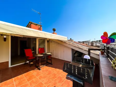 Appartement à Blanes, Duplex à Blanes pour 5 personnes, grande terrasse, proche plage et services, Wi-Fi gratuit - L1077259